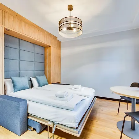 Black & Blue By Oneapartments *