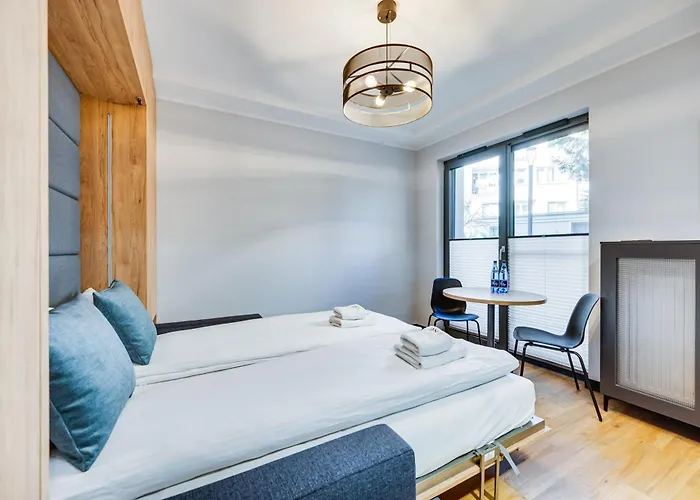 Black & Blue By Oneapartments