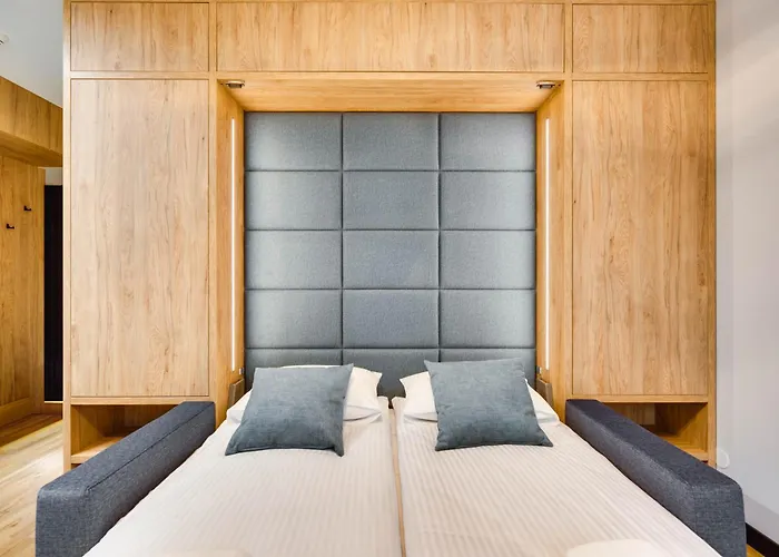 Black & Blue By Oneapartments